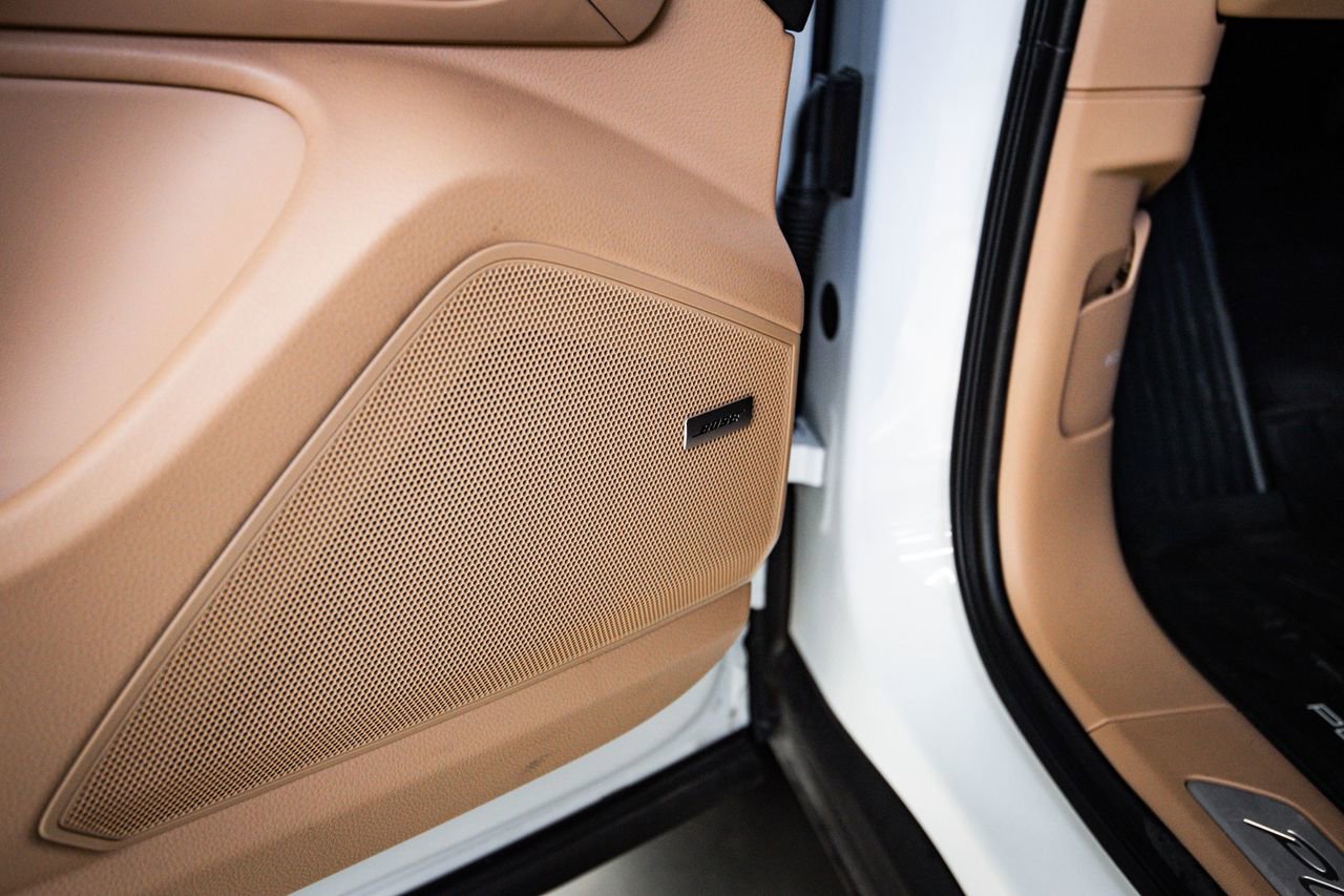 Certified 2023 Porsche Cayenne Platinum Edition image 21