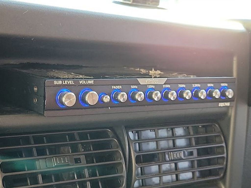 Used 2019 Chevrolet Express 2500 w/ Driver Convenience Package image 25