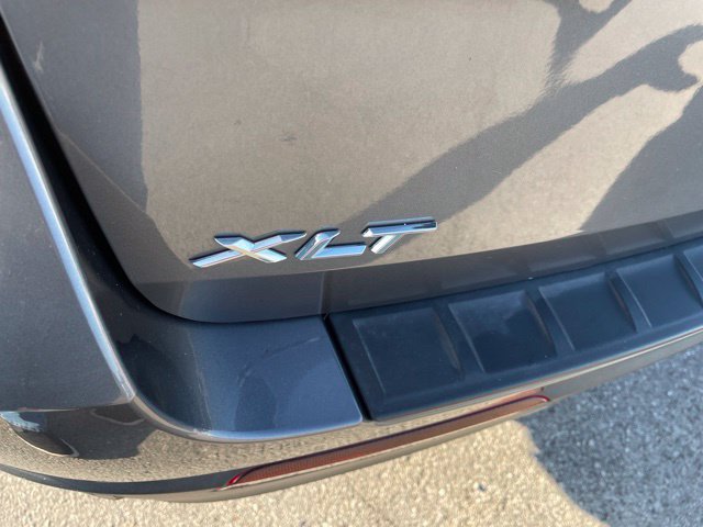 Used 2021 Ford Explorer XLT w/ Equipment Group 202A AWD/4WD image 9