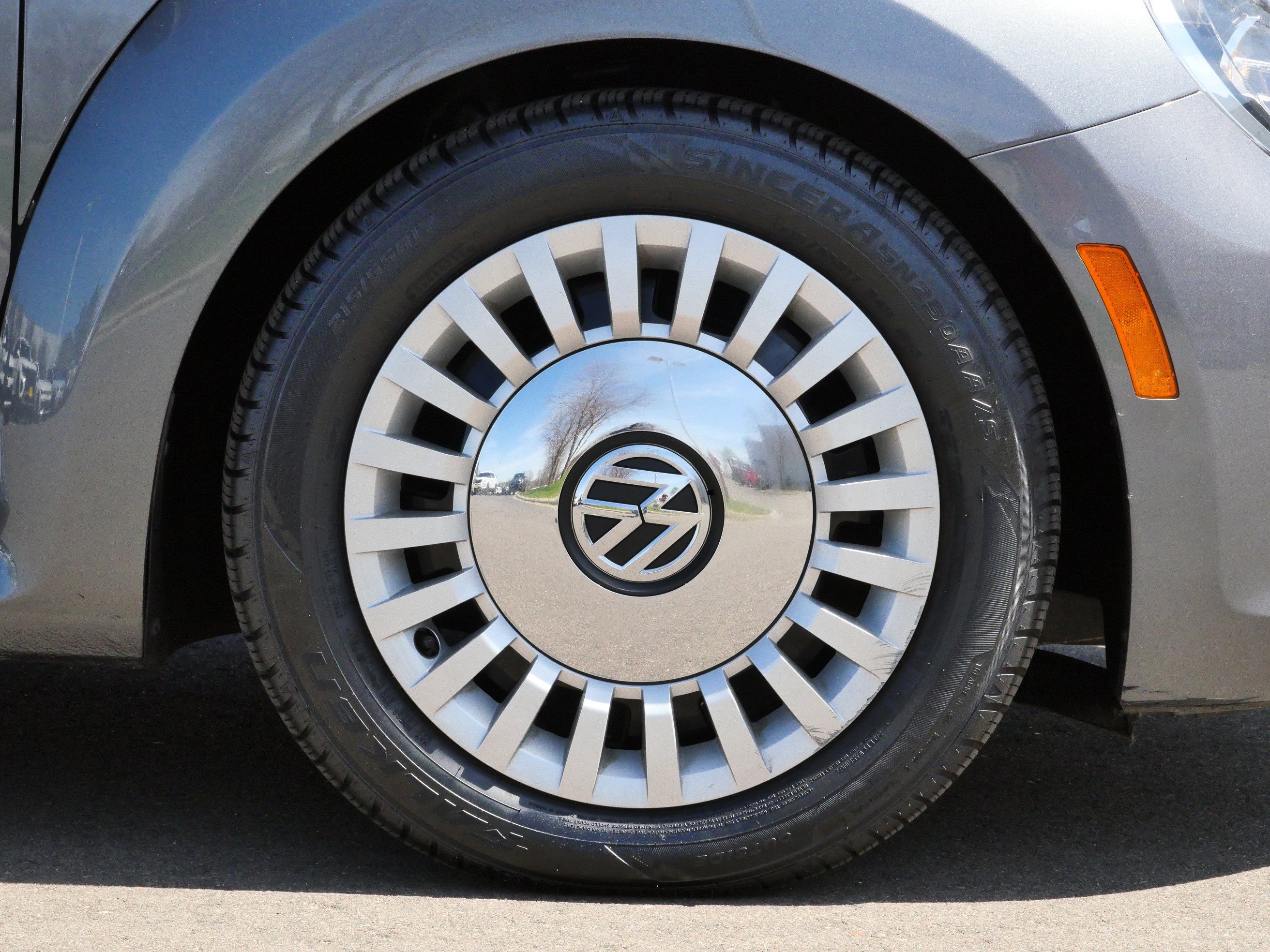 Used 2013 Volkswagen Beetle 2.5 FWD image 15