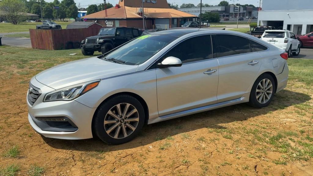 Used 2016 Hyundai Sonata Limited w/ Option Group 04 FWD image 3