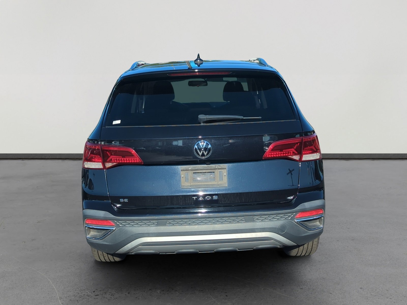 Certified 2022 Volkswagen Taos SE image 4