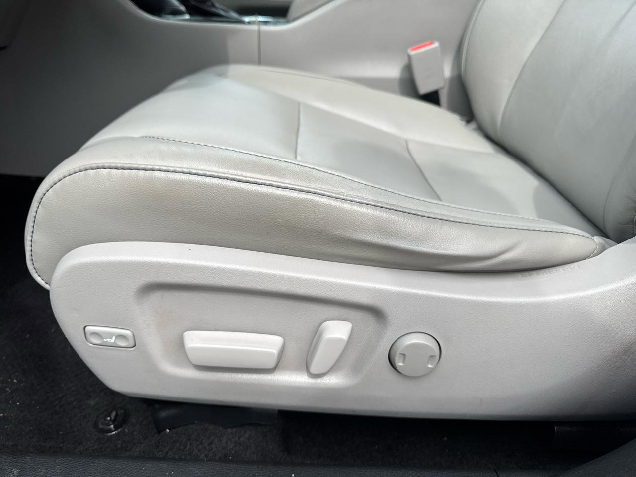 Used 2015 Toyota Highlander XLE image 28