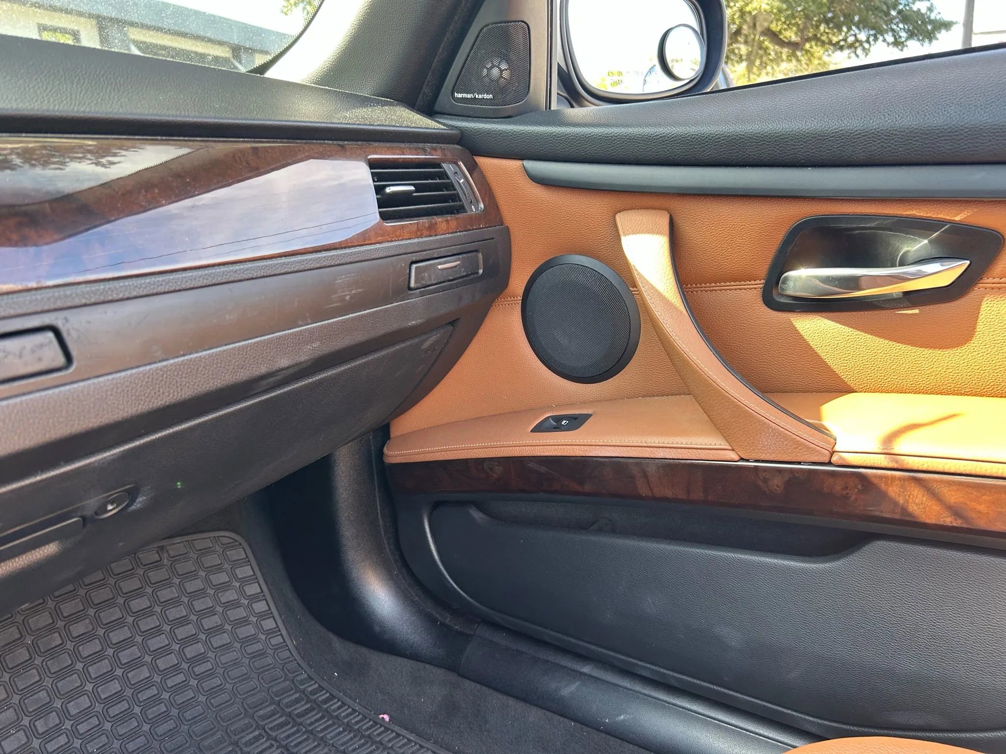 Used 2011 BMW 335i Convertible image 14