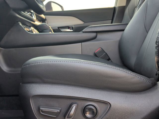 Certified 2026 Toyota Grand Highlander Platinum image 12