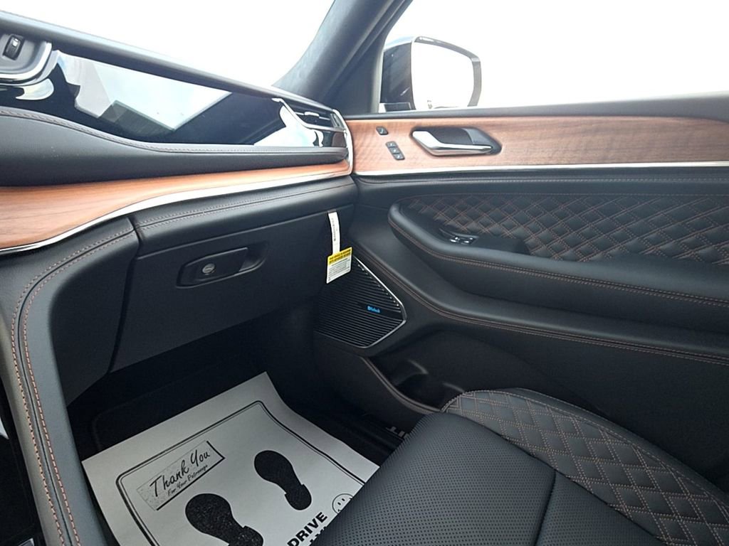 New 2025 Jeep Grand Cherokee L Summit image 17