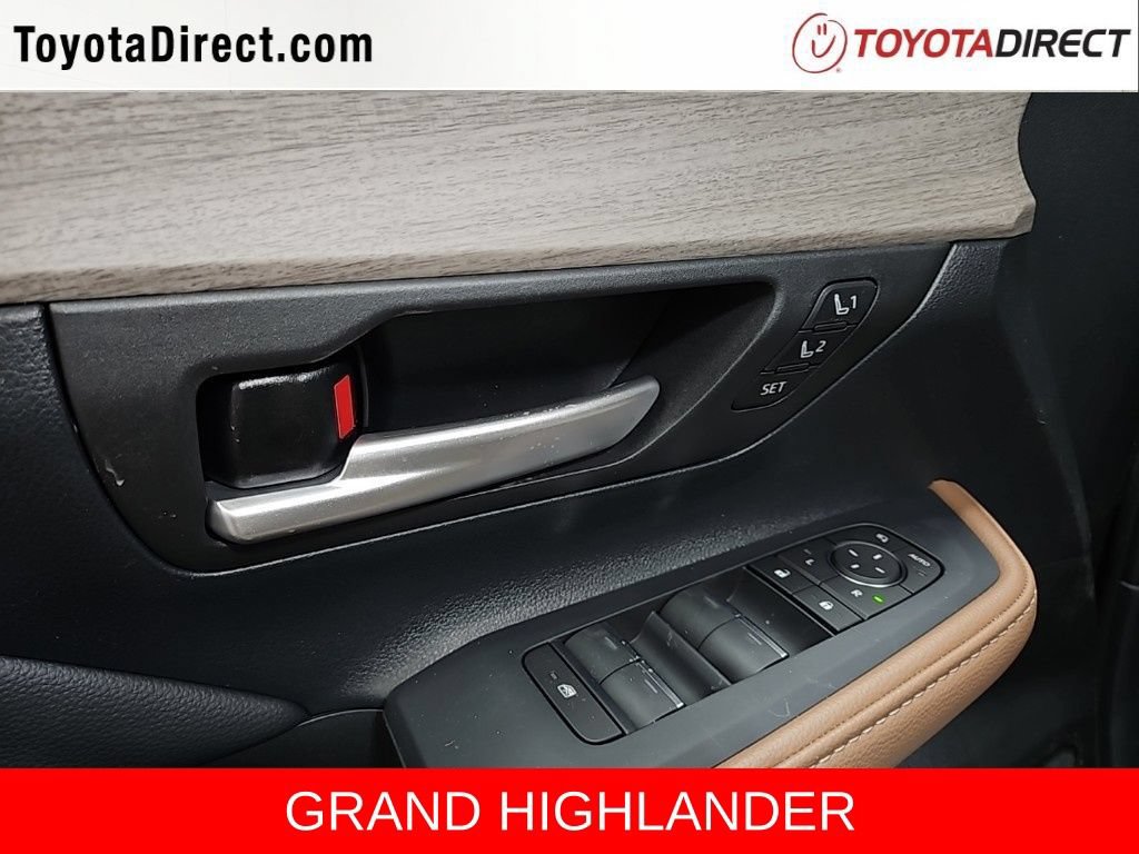 New 2026 Toyota Grand Highlander AWD image 12