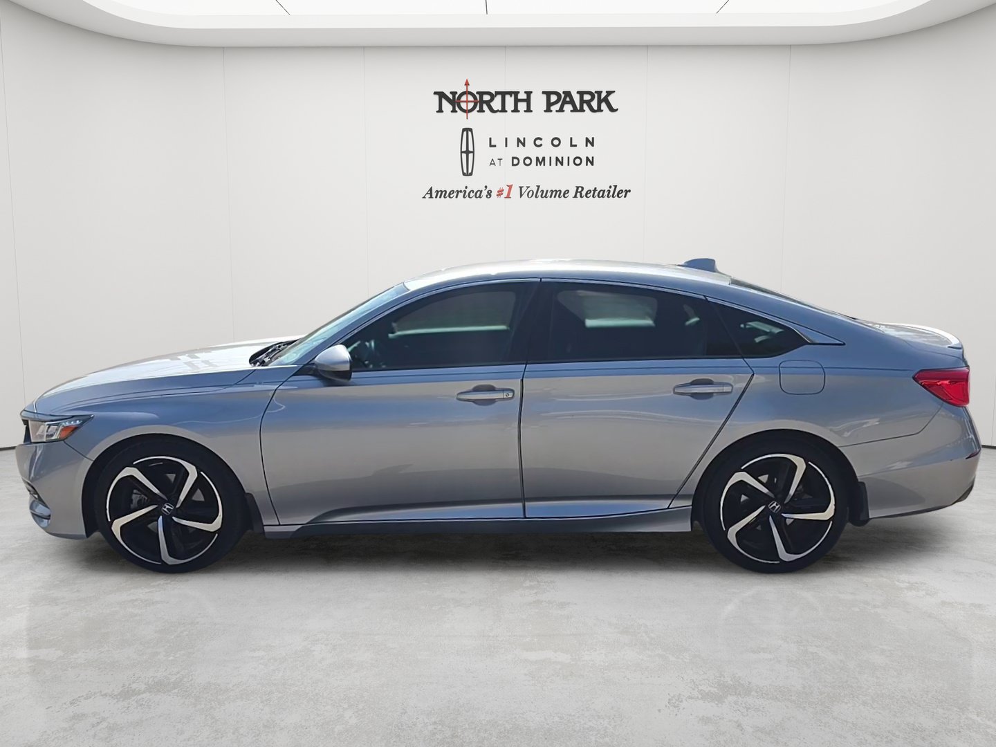 Used 2020 Honda Accord Sport image 2