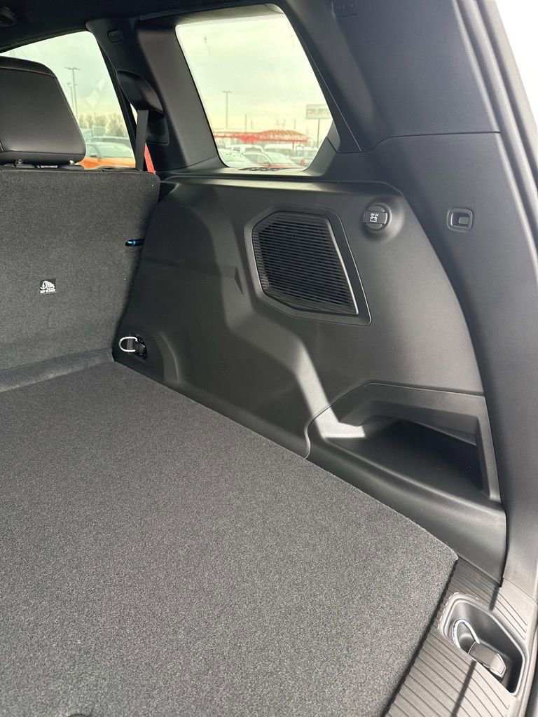 New 2026 Jeep Cherokee Overland w/ Advanced Pro Tech Group image 34