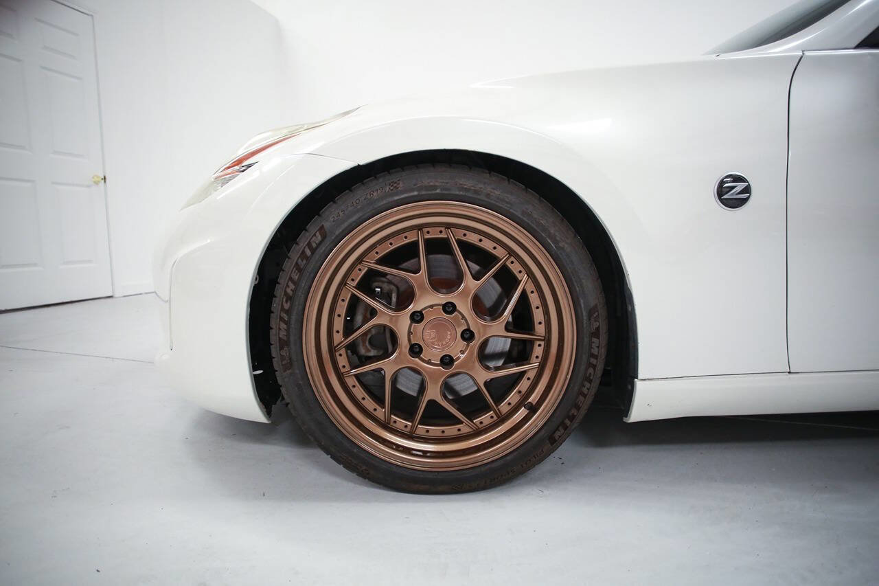 Used 2011 Nissan 370Z Coupe image 14