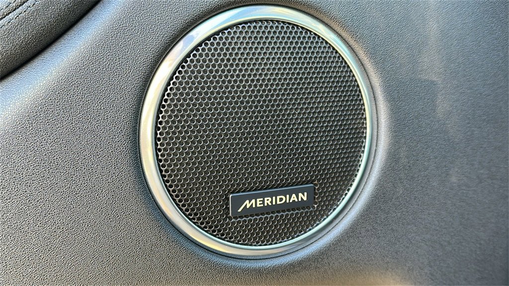 Used 2024 Land Rover Discovery Sport S image 9