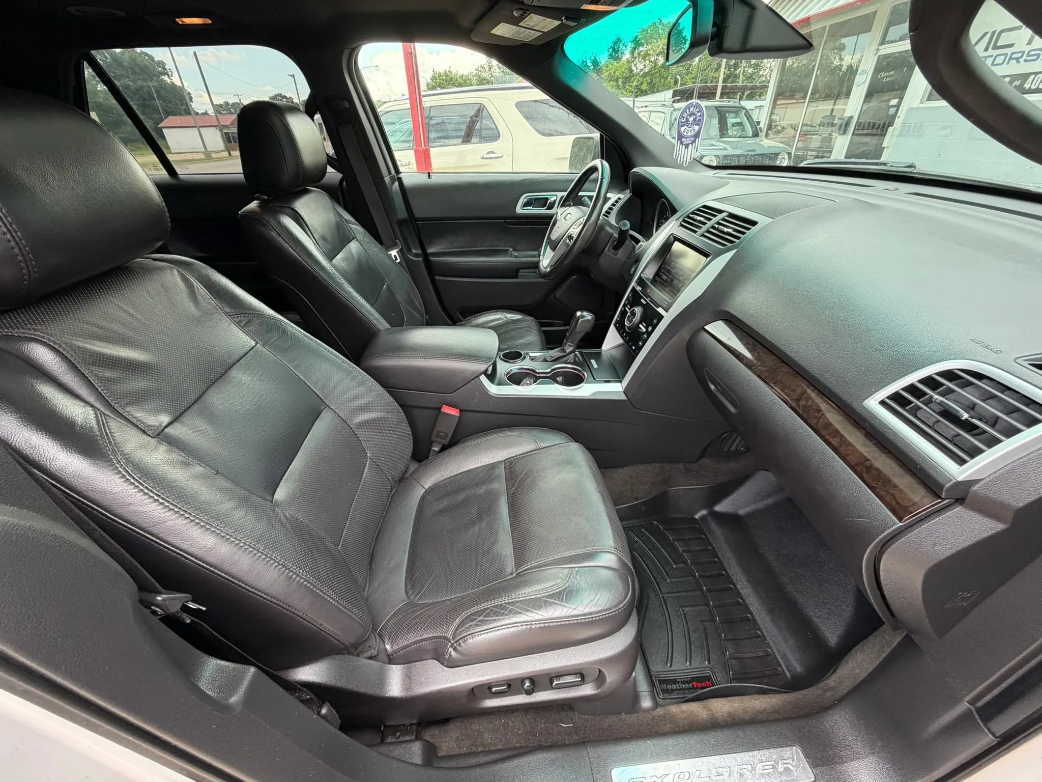 Used 2015 Ford Explorer Limited w/ Equipment Group 302A FWD image 10