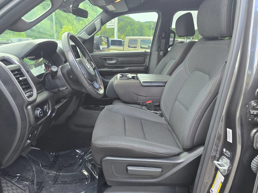 Used 2025 RAM 1500 Warlock AWD/4WD image 4