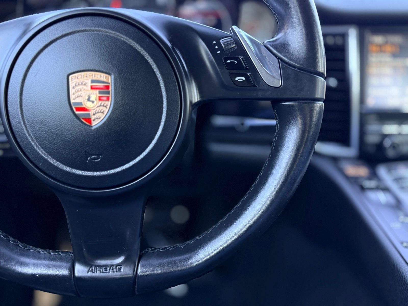 Used 2015 Porsche Panamera 4 image 27