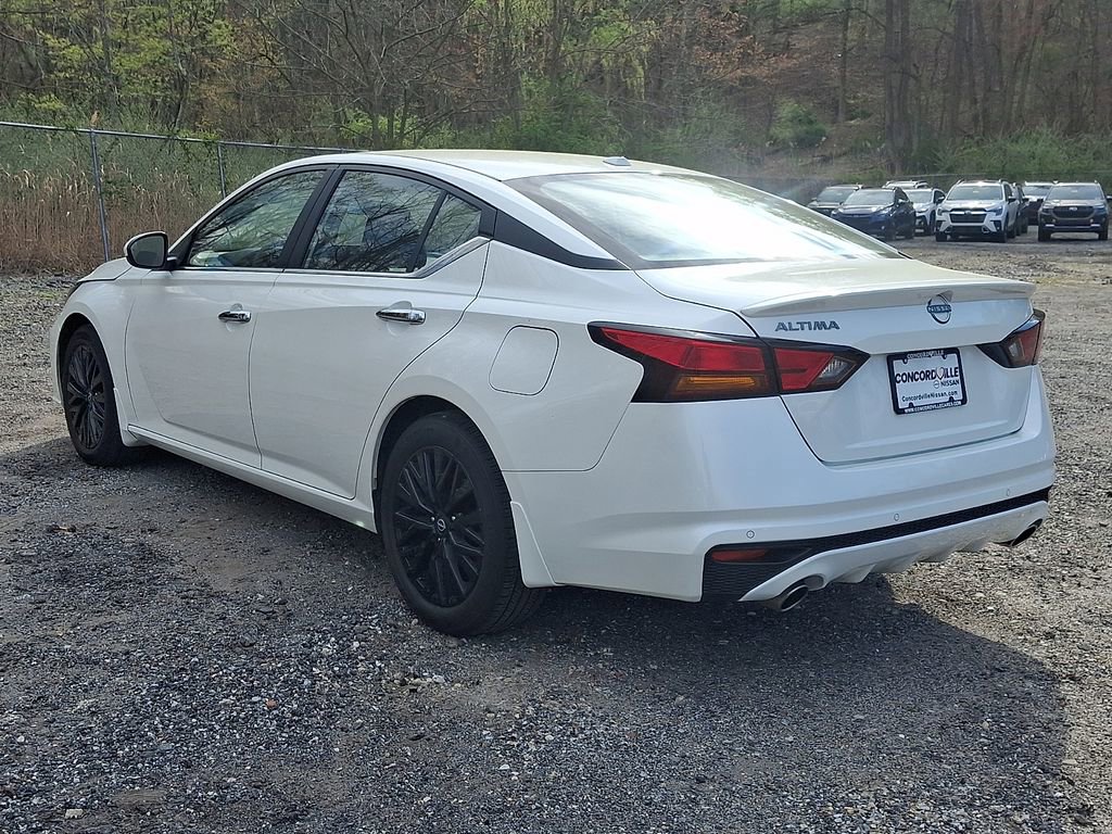 Used 2025 Nissan Altima 2.5 SV w/ SV Special Edition Package image 4