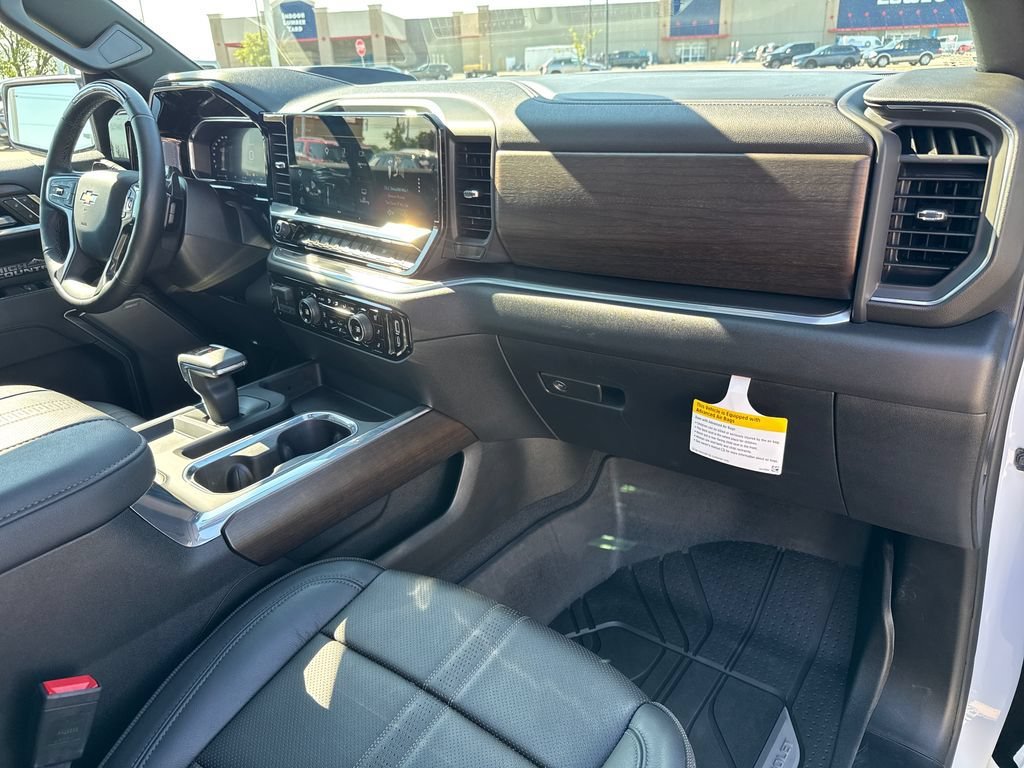 Certified 2026 Chevrolet Silverado 1500 High Country AWD/4WD image 46