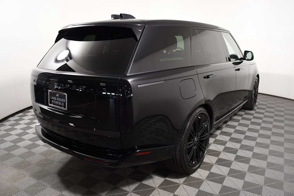 Used 2024 Land Rover Range Rover Long Wheelbase SE AWD/4WD image 6