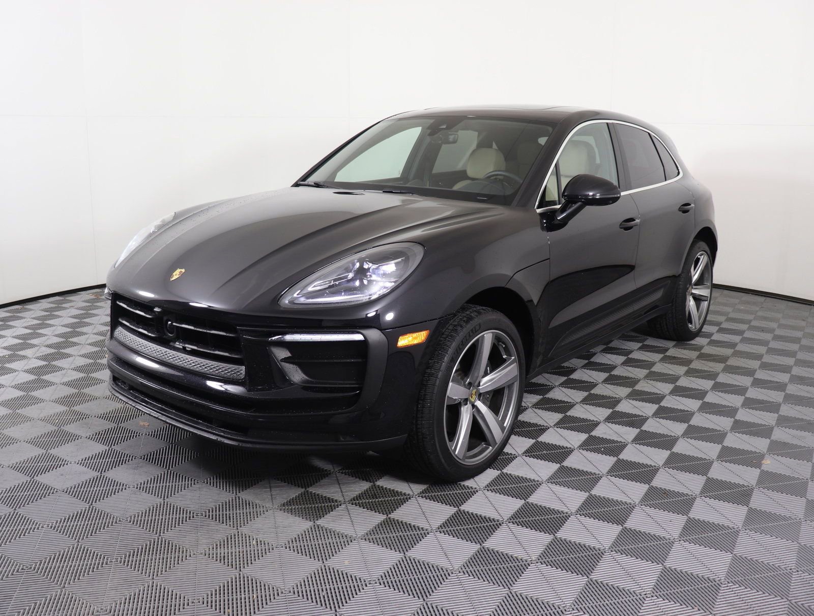 Used 2025 Porsche Macan
