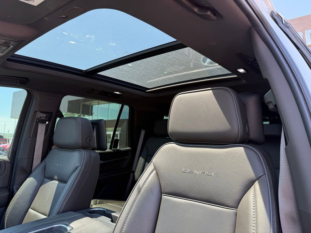 Used 2021 GMC Yukon Denali AWD/4WD image 23