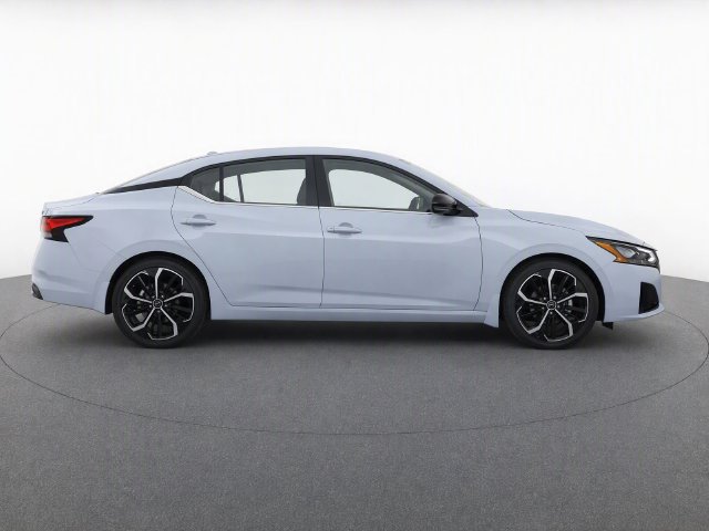 Used 2024 Nissan Altima 2.5 SR FWD image 8