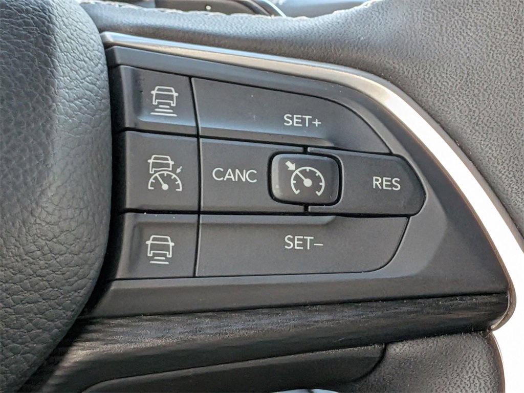 Used 2024 Jeep Grand Cherokee L Laredo w/ Luxury Tech Group I image 30