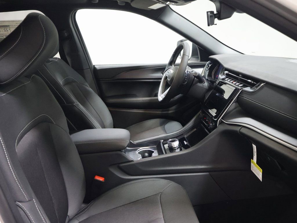 New 2025 Jeep Grand Cherokee Laredo X image 18