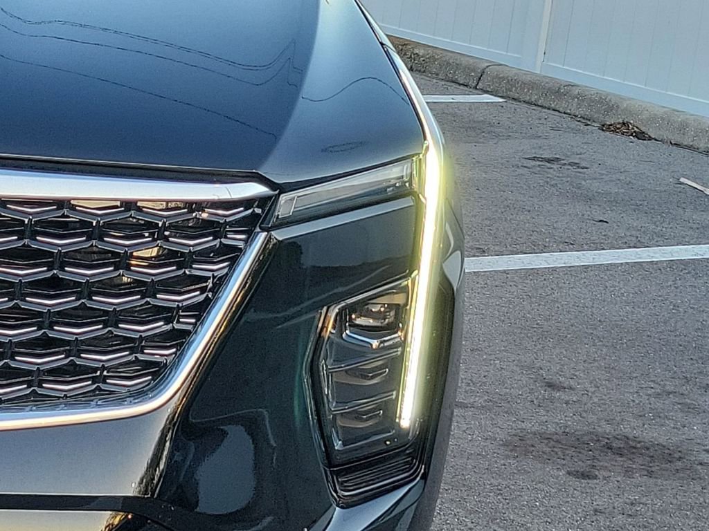 Used 2024 Cadillac XT4 Premium Luxury w/ Active Safety Package image 10