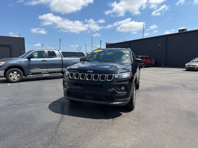Used 2024 Jeep Compass Latitude AWD/4WD image 24