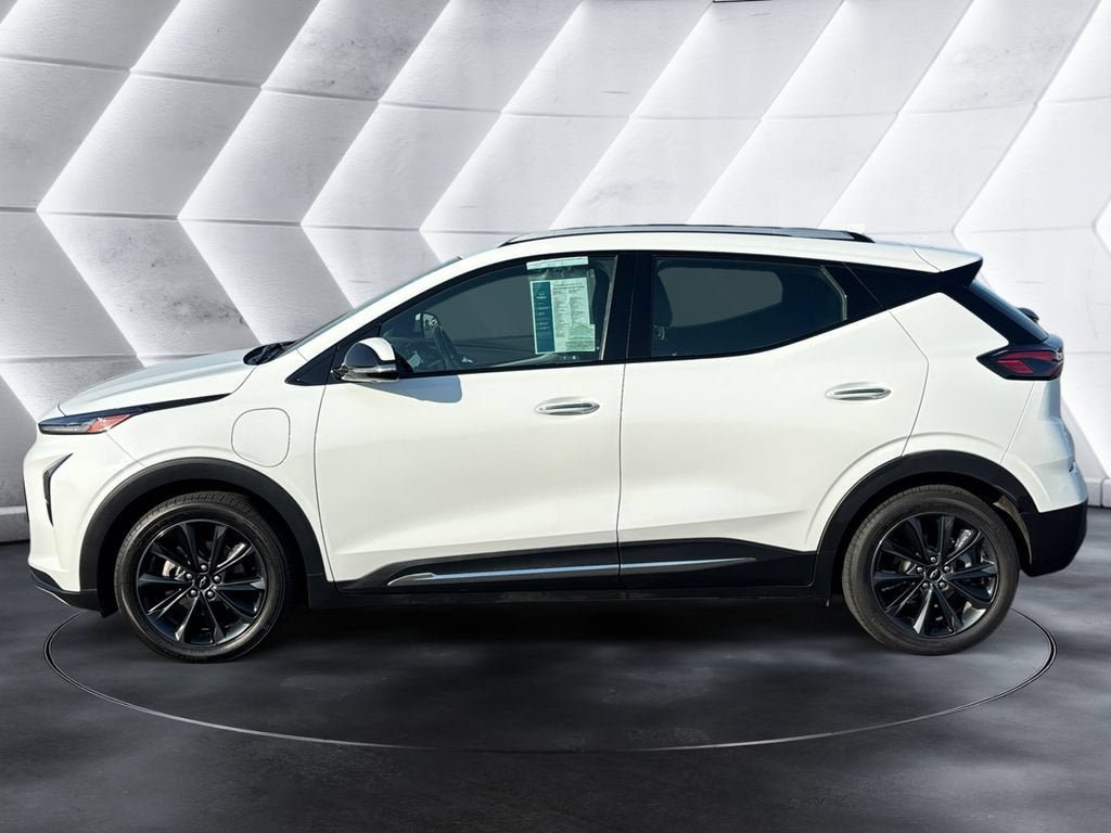 Certified 2022 Chevrolet Bolt EUV Premier w/ Launch Edition FWD image 2