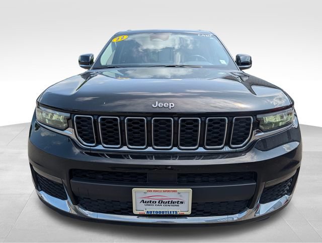 Used 2022 Jeep Grand Cherokee L Limited AWD/4WD image 2