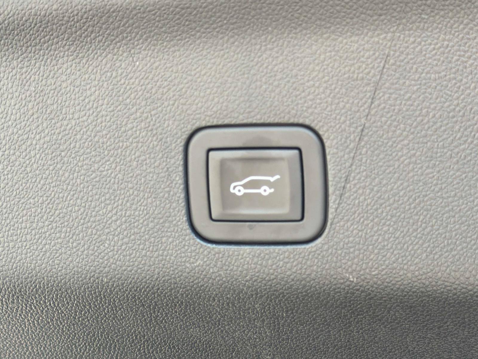 Used 2025 Chevrolet Tahoe Z71 AWD/4WD image 31