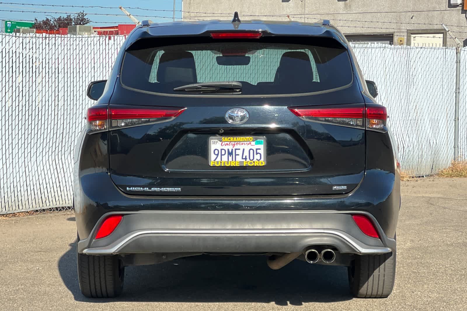 Used 2021 Toyota Highlander XSE FWD image 4