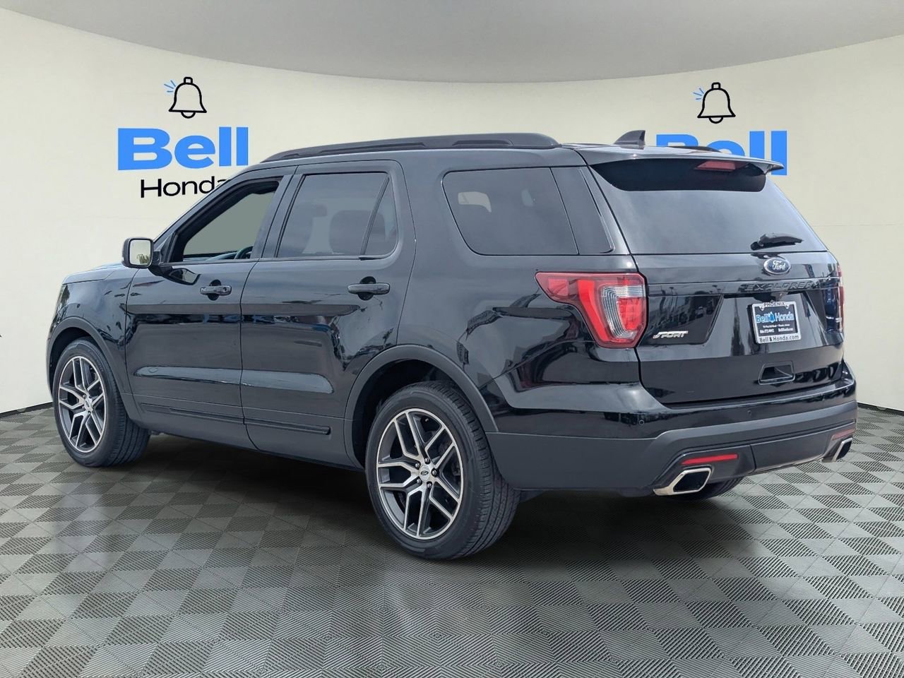 Used 2017 Ford Explorer Sport w/ Equipment Group 401A image 3