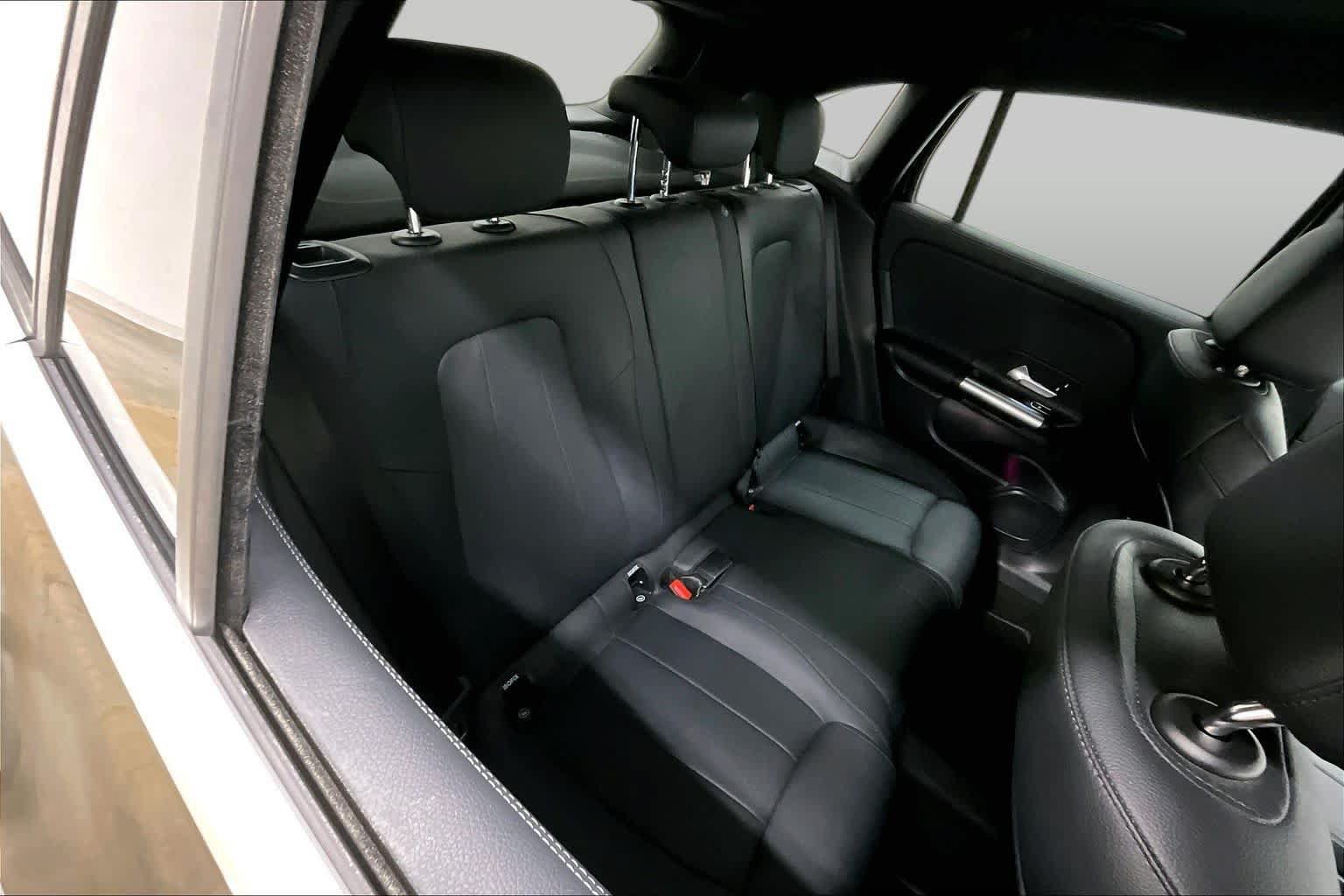 Used 2025 Mercedes-Benz GLA 250 image 19