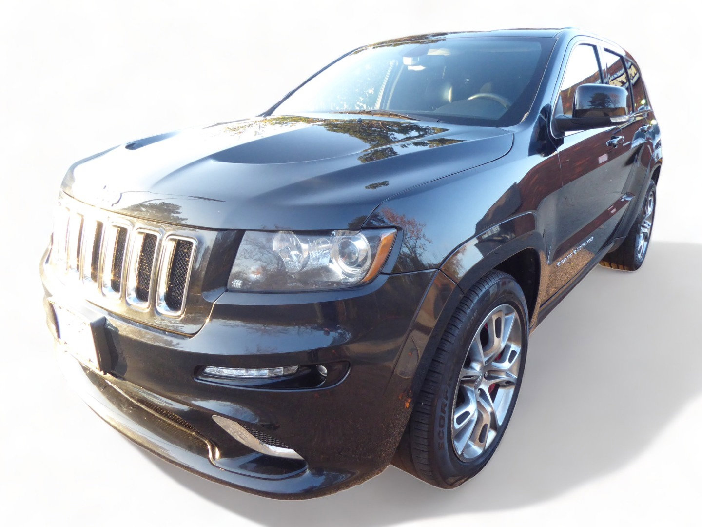 Used 2012 Jeep Grand Cherokee SRT8 w/ Luxury Group II image 5