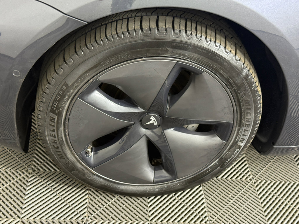 Used 2018 Tesla Model 3 Long Range image 11