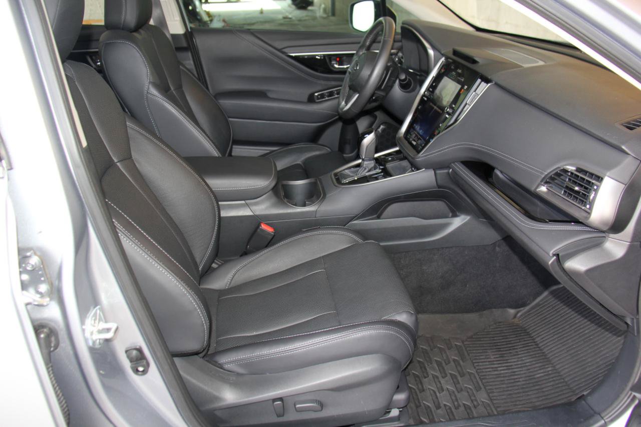 Used 2025 Subaru Outback Touring XT AWD/4WD image 29