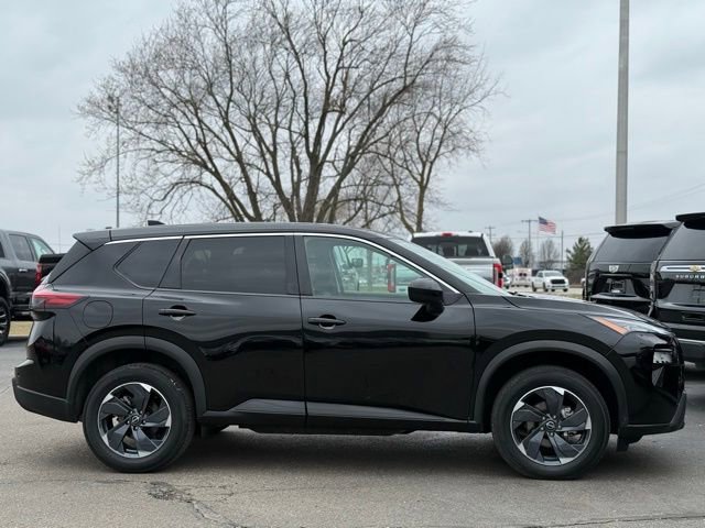 Used 2024 Nissan Rogue SV image 36