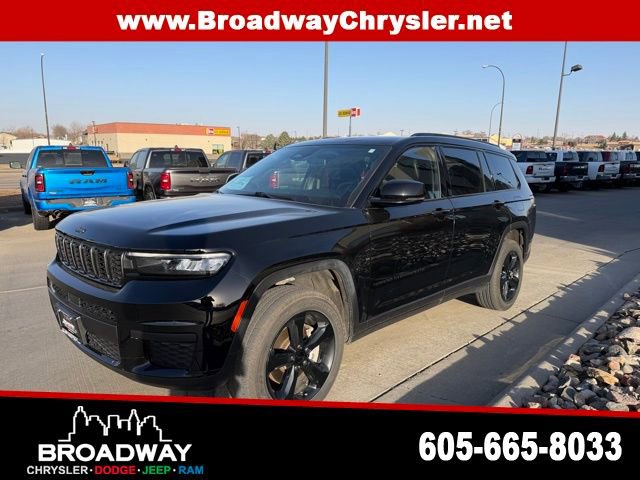 Used 2023 Jeep Grand Cherokee L Laredo image 3