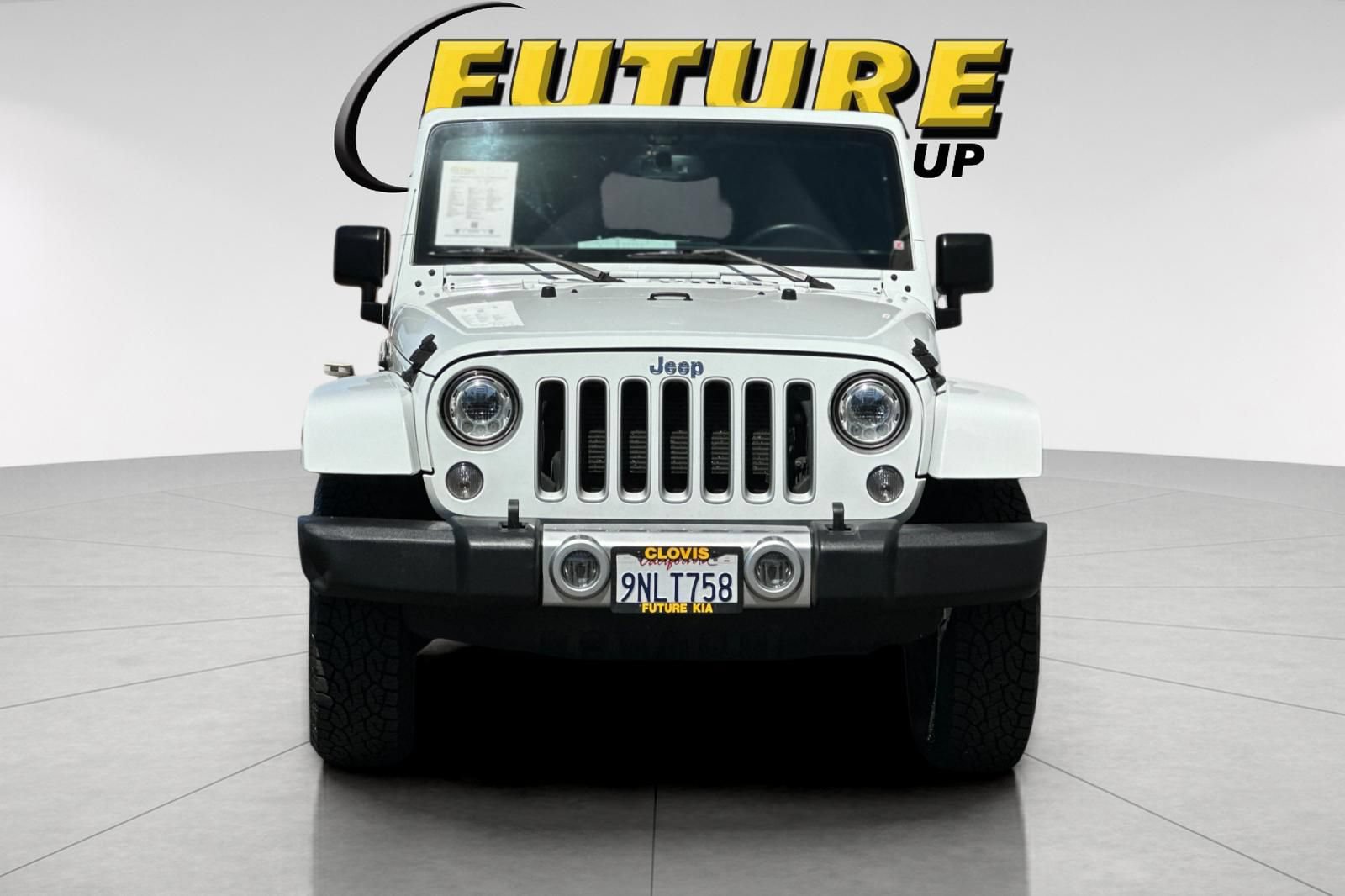 Used 2017 Jeep Wrangler Unlimited Sahara w/ Connectivity Group AWD/4WD image 9