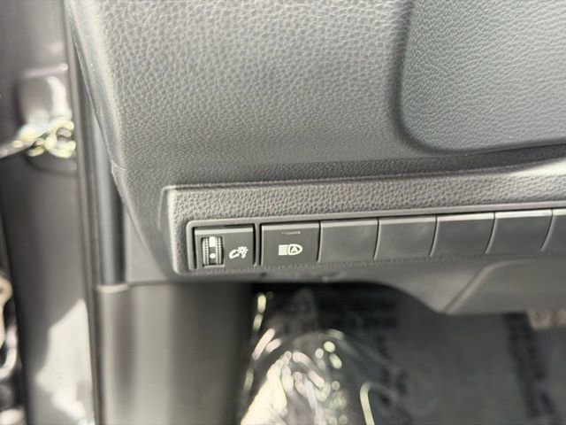 Certified 2025 Toyota Corolla SE image 24