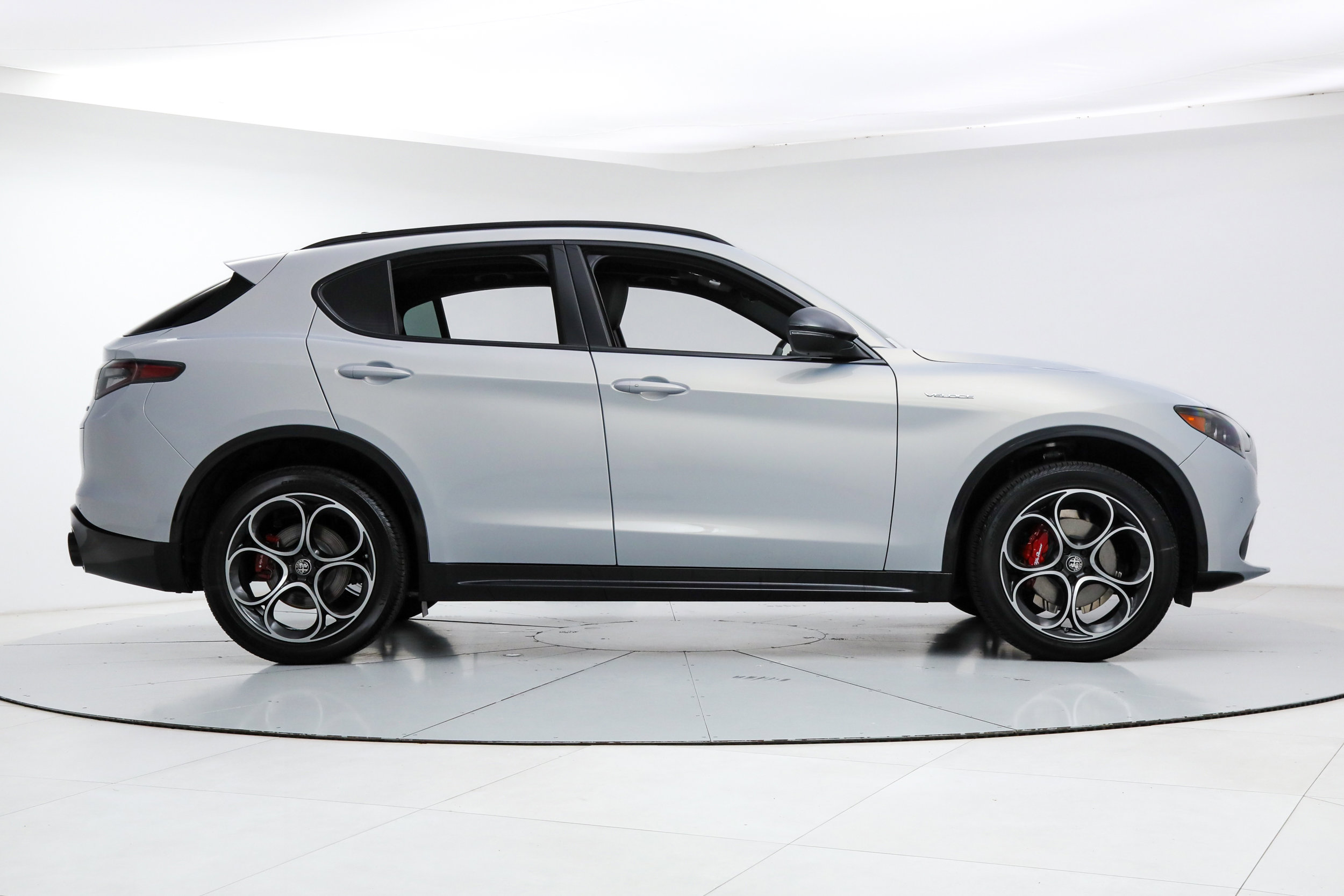New 2026 Alfa Romeo Stelvio Sprint w/ Convenience Package AWD/4WD image 6