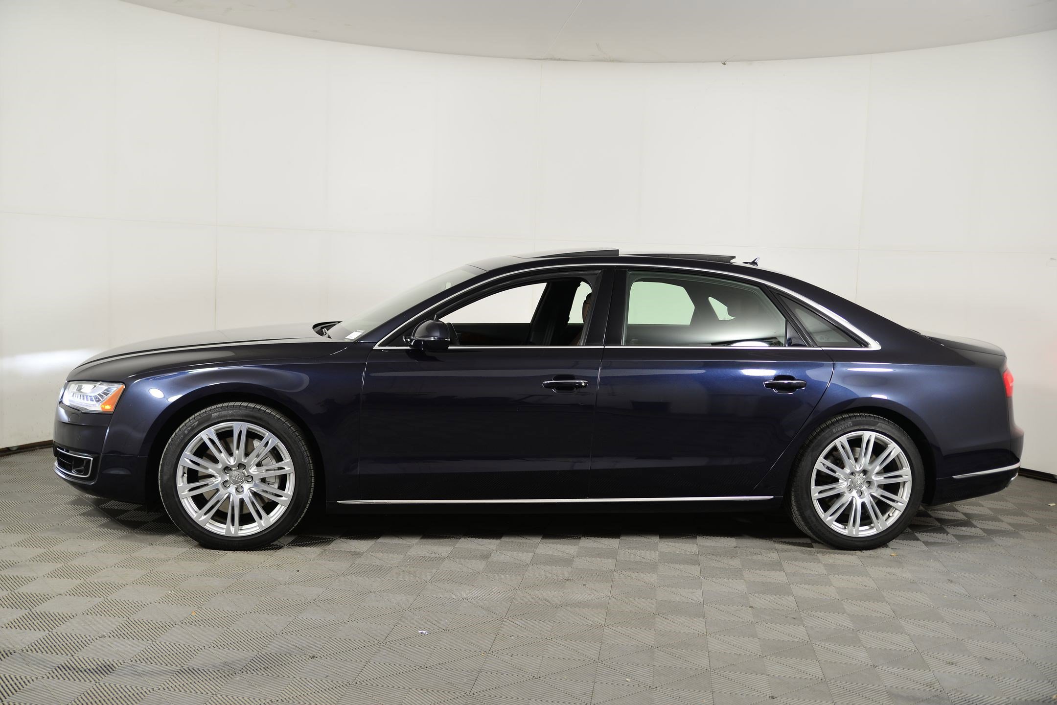 Used 2016 Audi A8 L 3.0T w/ Executive Package image 2