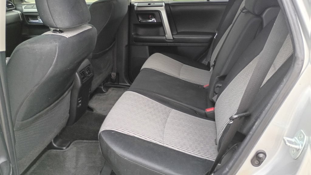 Used 2015 Toyota 4Runner SR5 RWD image 15