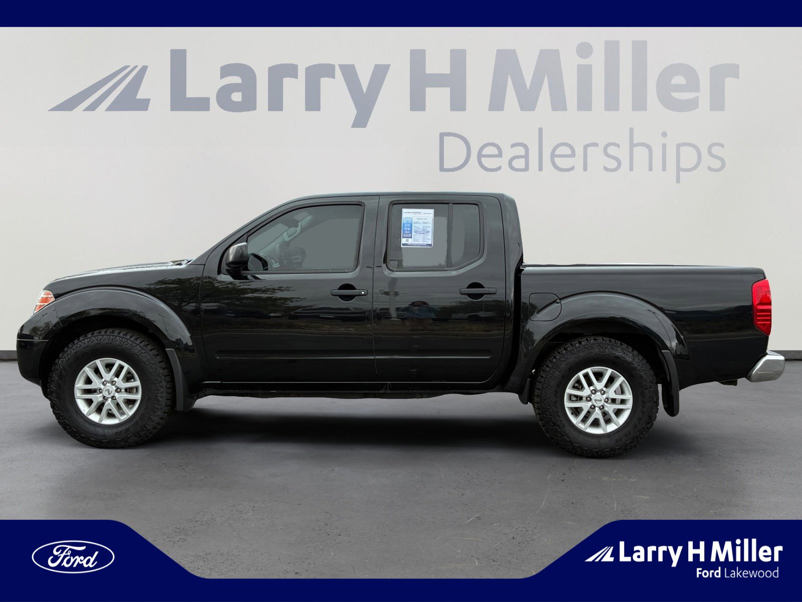 Used 2020 Nissan Frontier SV AWD/4WD image 2