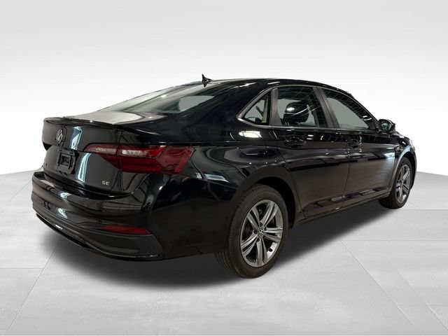 Used 2024 Volkswagen Jetta SE FWD image 7