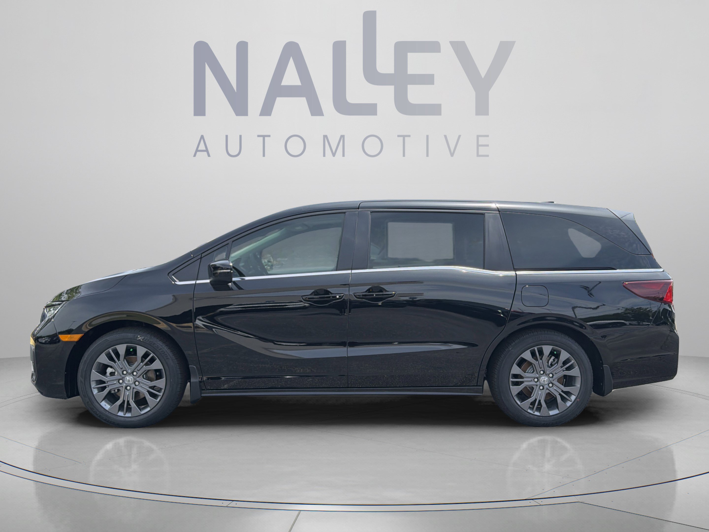 New 2026 Honda Odyssey Touring image 2