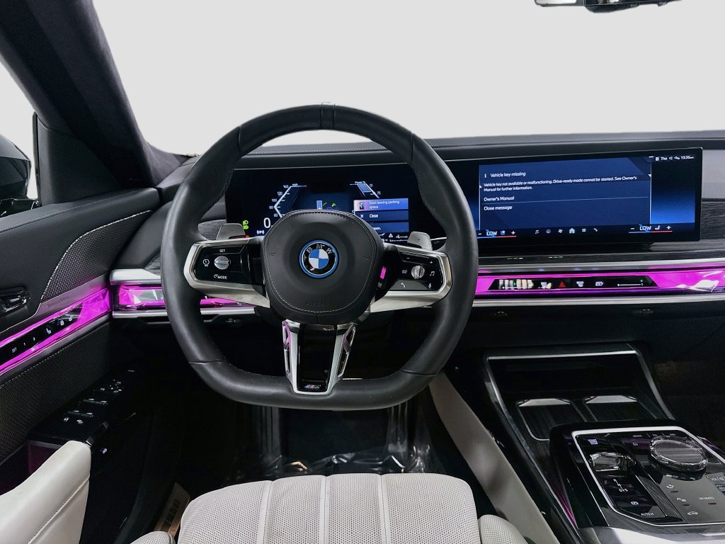 Used 2026 BMW 750e xDrive AWD/4WD image 23