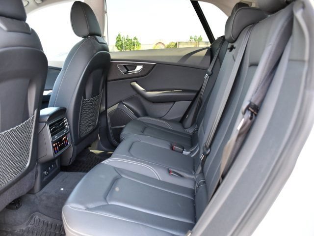 Used 2022 Audi Q8 Premium Plus w/ Premium Plus Package AWD/4WD image 22