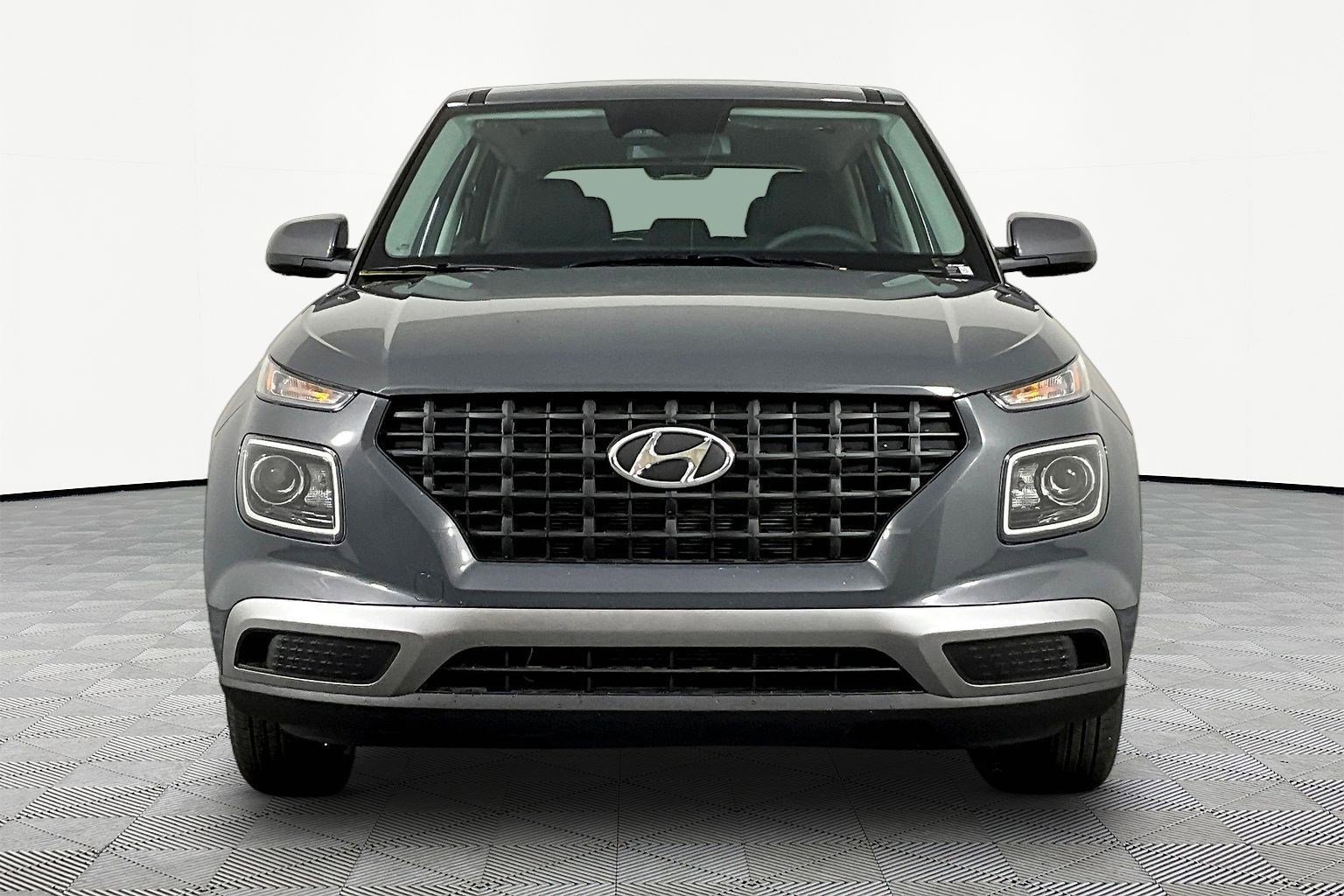New 2026 Hyundai Venue SE FWD image 2
